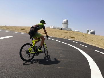 Noticia Diario de Teruel: El Observatorio Astrofísico de Javalambre se estrena este miércoles como llegada de la Vuelta Ciclista a España